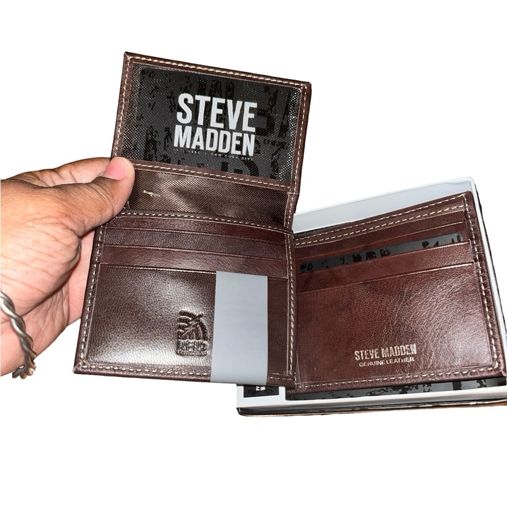 Steve Madden Dark Brown Leather Card Holder
